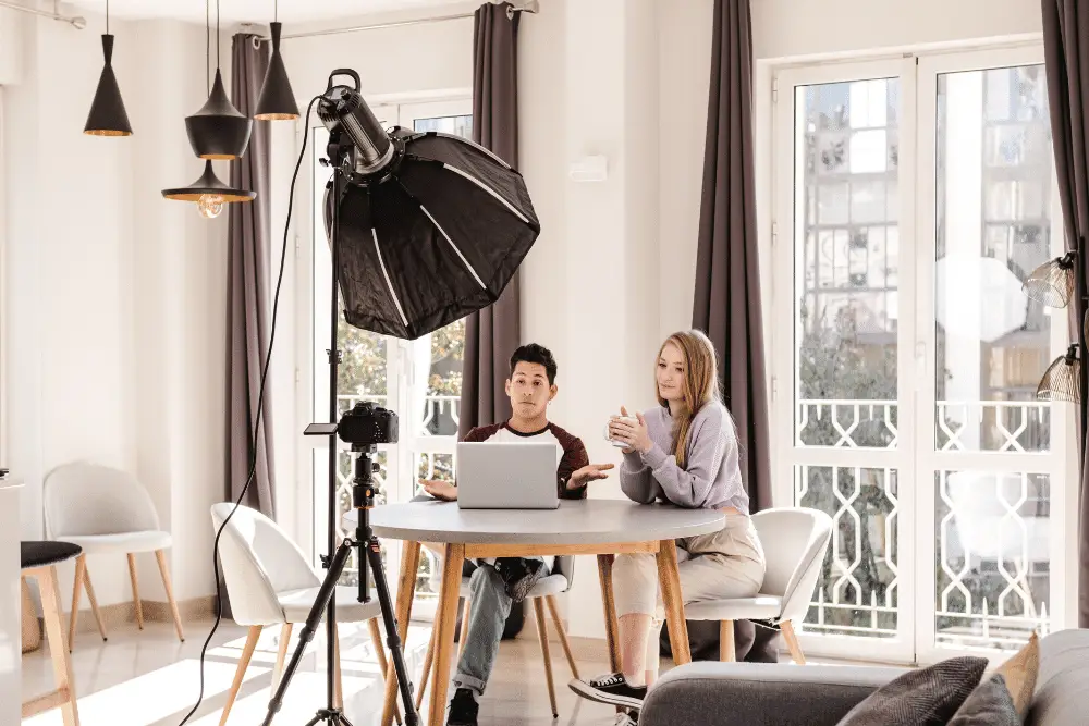 Difference Between Brand Ambassador and Influencer - feature image